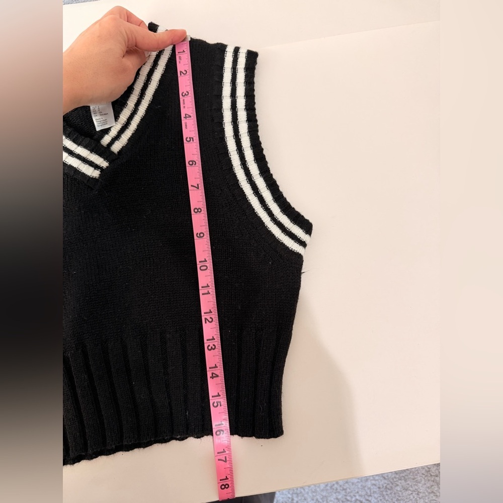 H&M Divided Black Striped Crop Vest Y2K Street Style - Picture 8 of 8